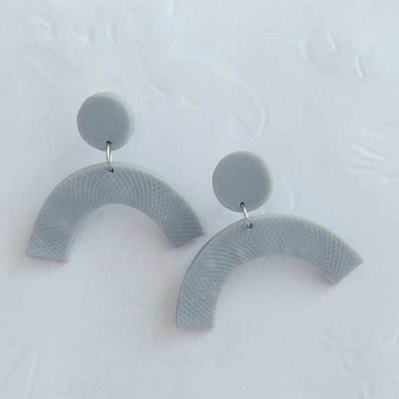 Light grey polymer clay earring studs - Picture 1 of 1